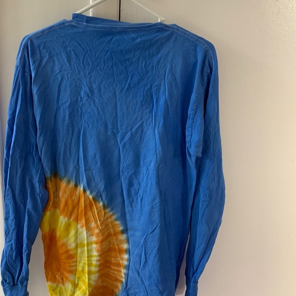 Boxlunch Sonic The Hedgehog Classic Sonic Radial Dye Long Sleeve Shirt - Picture 4 of 4